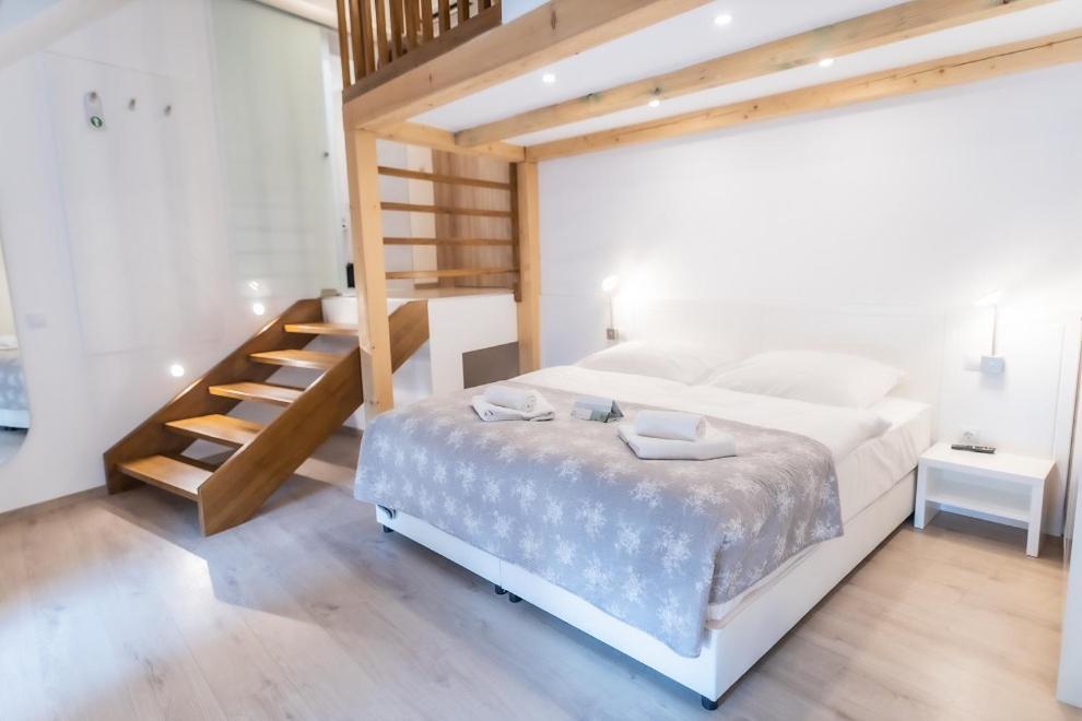 Erhardt Panzio Bed & Breakfast Sopron Ngoại thất bức ảnh